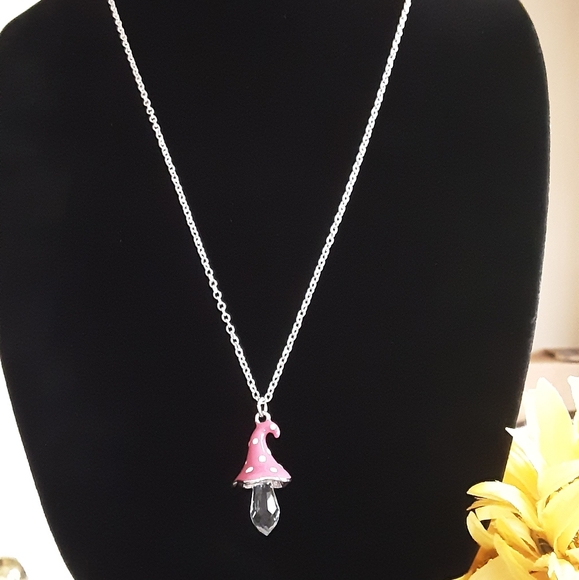 Hand Crafted  Crystal With Gnome Hat Necklace Pink - Picture 2 of 2